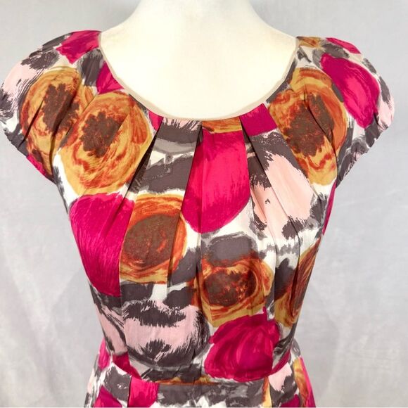 BCBGMaxAzria 100% silk pleated begonia floral dress with pockets size 4 - Picture 3 of 8